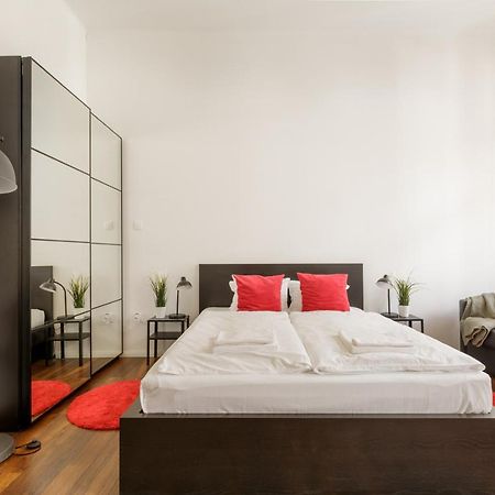 Apartmán Red Dot Two - New Unit In The Heart Of Party Town Budapešť Exteriér fotografie