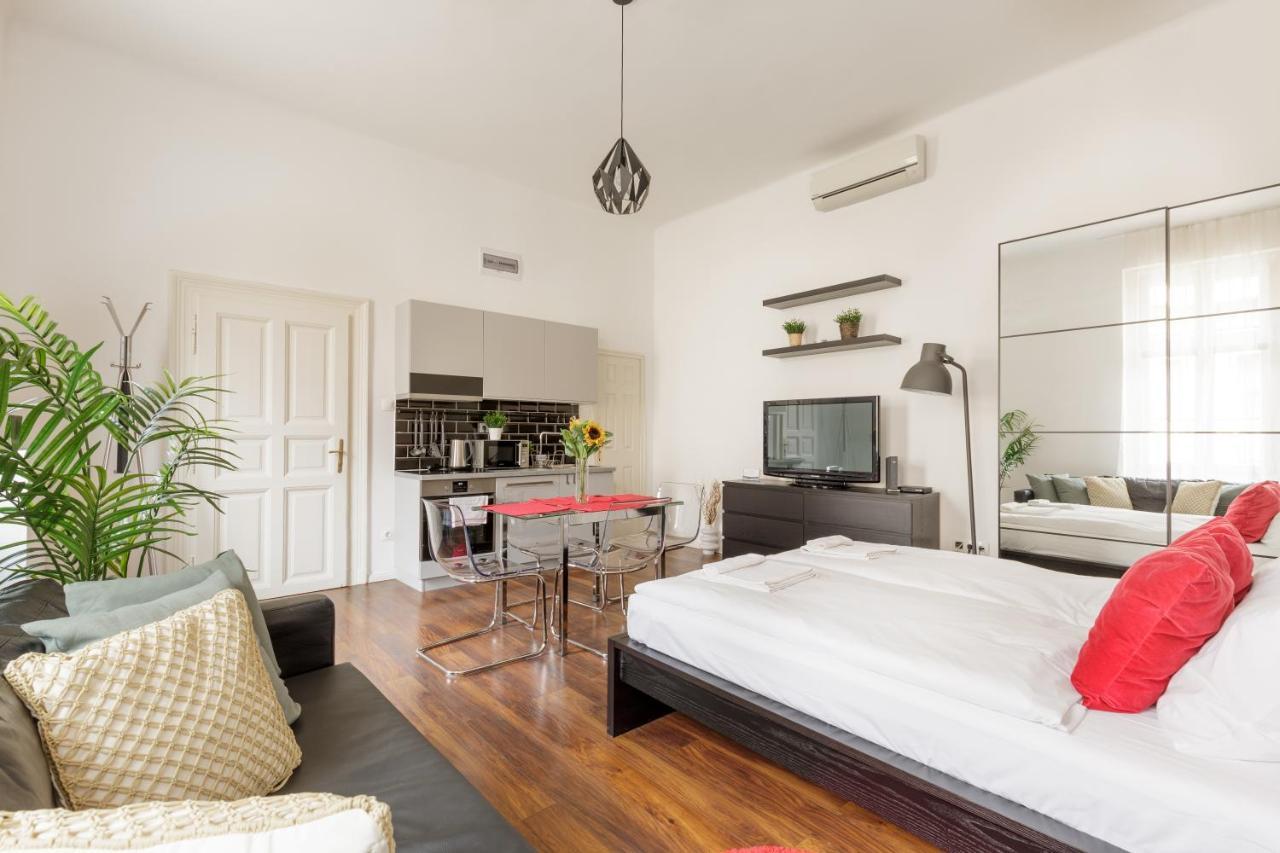 Apartmán Red Dot Two - New Unit In The Heart Of Party Town Budapešť Exteriér fotografie